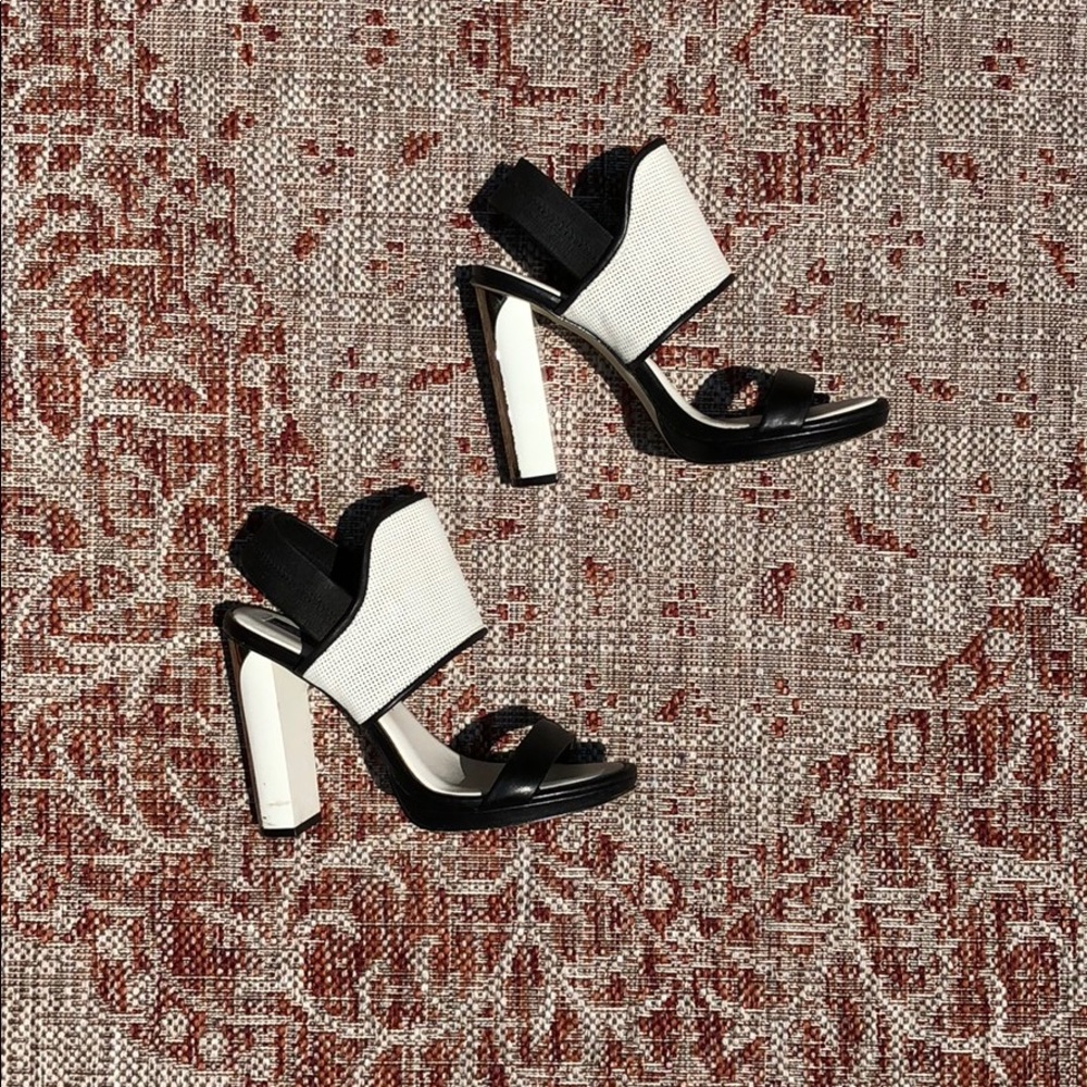 BCBG Max Azria ⚪️⚫️ Mirrored Heels ⚫️⚪️